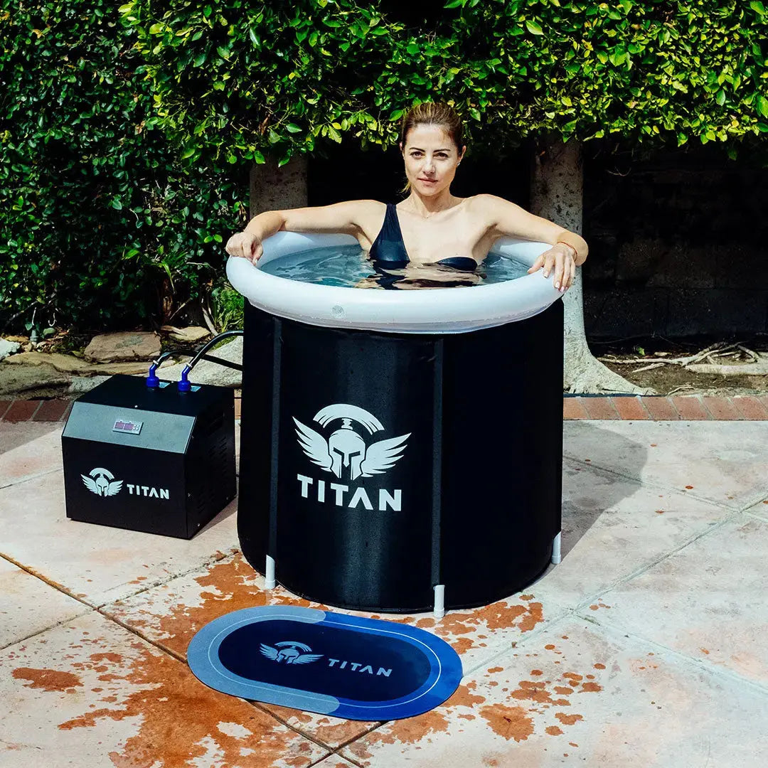 DIVING-INTO-THE-BENEFITS-RISKS-AND-PRECAUTIONS-OF-COLD-PLUNGES-DURING-PREGNANCY Titan Plunge