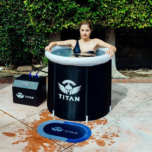 DIVING-INTO-THE-BENEFITS-RISKS-AND-PRECAUTIONS-OF-COLD-PLUNGES-DURING-PREGNANCY Titan Plunge