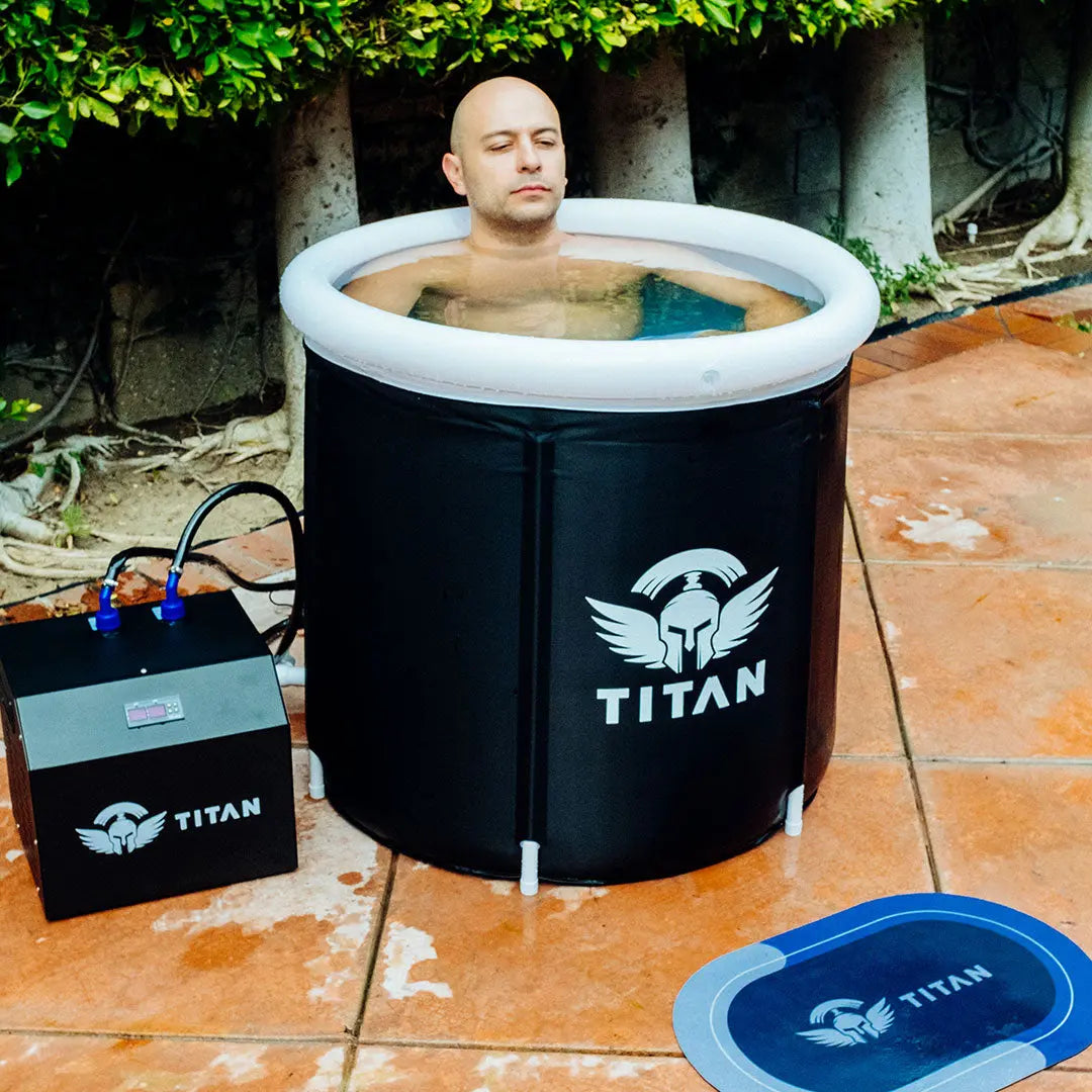 HAPPY-PLUNGING-HAPPY-MIND-THE-MENTAL-HEALTH-BENEFITS-OF-COLD-PLUNGE Titan Plunge